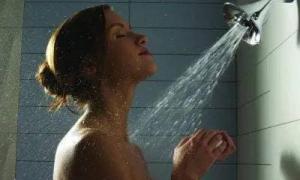 4 điều cấm kỵ của chị em khi tắm vào mùa hè để tránh các bệnh phụ khoa