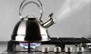 Bạn thường xuyên đun nước, đừng bỏ qua 5 điểm này, nếu không nước sôi còn 'độc' hơn đồ nhựa mà nhiều người không hề hay biết