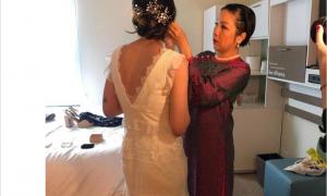 Ca sĩ Mỹ Linh chăm chút cho con riêng của chồng trong ngày cưới