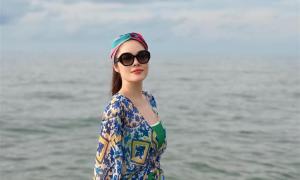Dương Cẩm Lynh diện bikini khoe body mẹ 2 con sau hơn 1 năm vỡ nợ